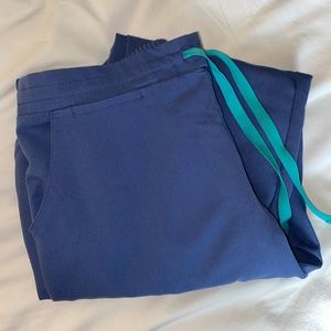 Figs scrubs color Big Sky size small